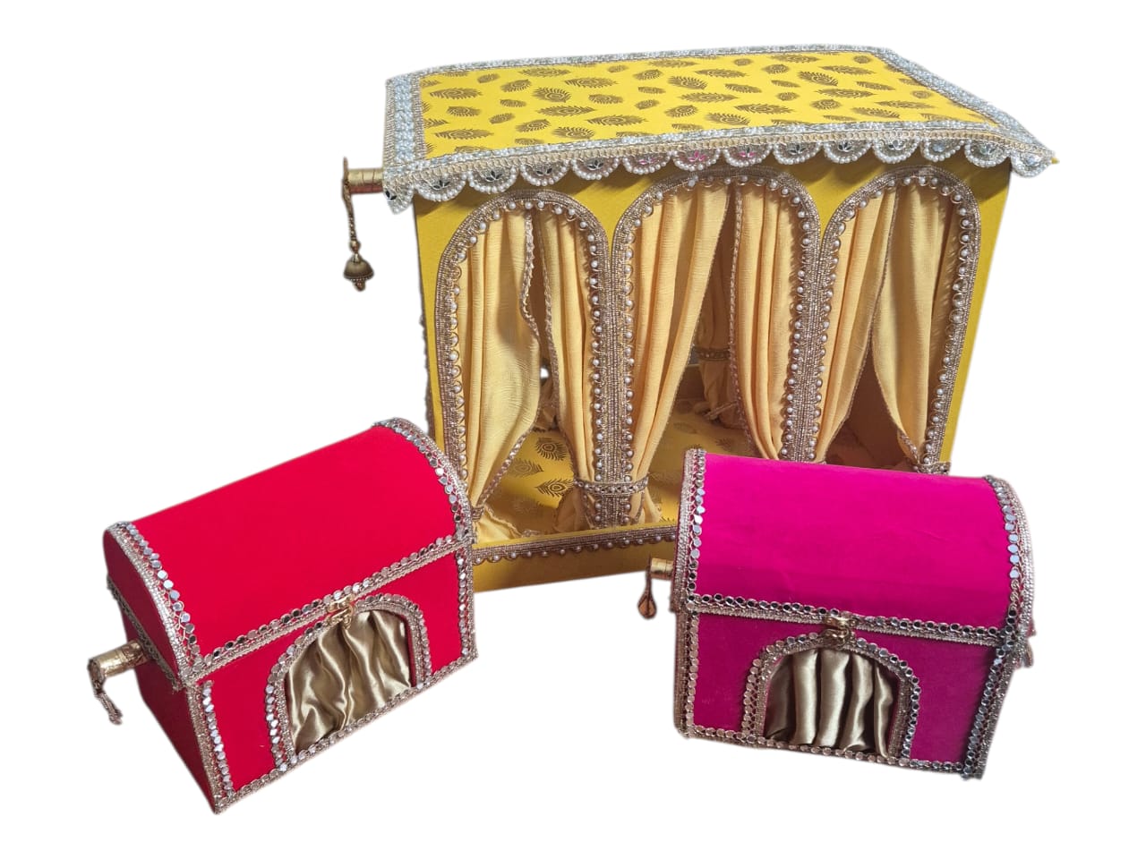 Decorative hamper trays